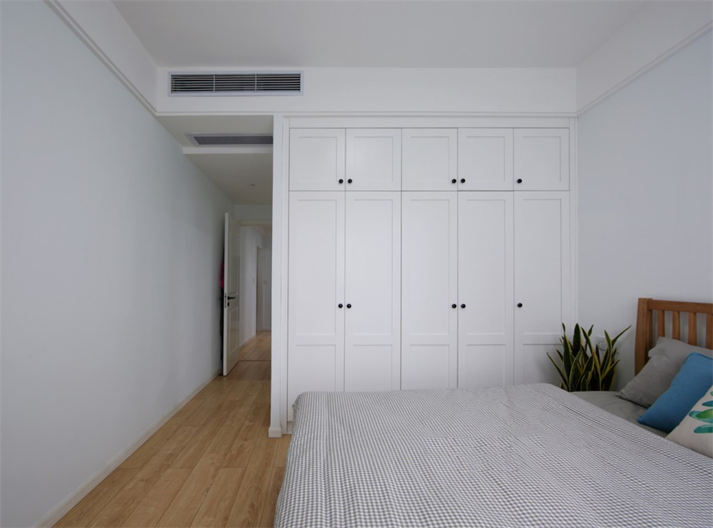 定制到頂衣柜好不好，有哪些優缺點？(圖1)